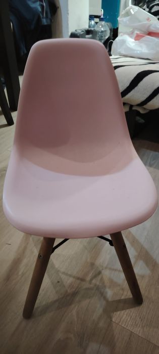Vendo cadeira  criança para quarto urgência