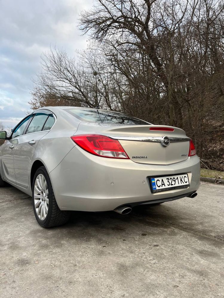 Продам Opel Insignia 2.0 турбо бензин.