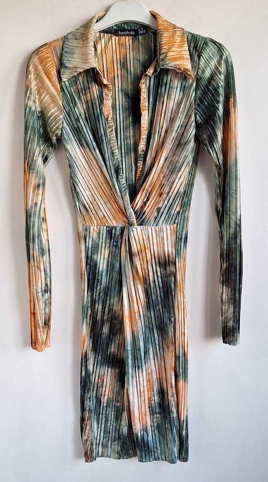 Krótka sukienka PrettyLittleThing rozmiar M