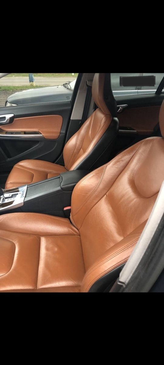 Volvo S60 T6 2012 3.0 L 6