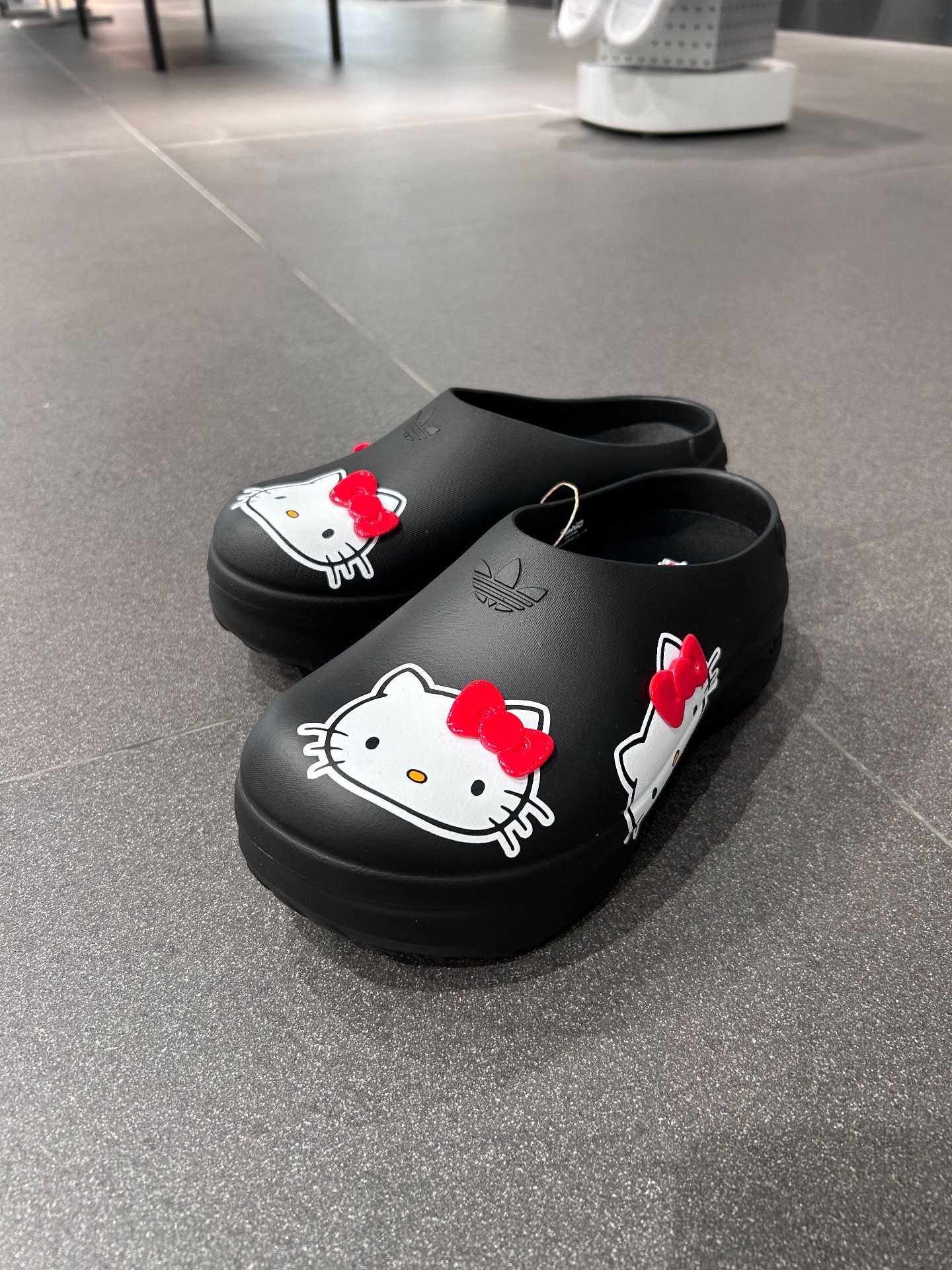 Adidas F OM Stan Smith mule to HelloKitty core black red cloud white37