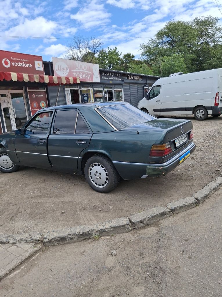 Авто на ходу сів поїхав