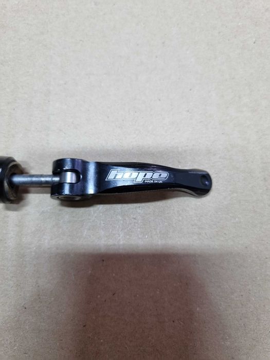 Szybkozamykacz tylny Hope 135mm