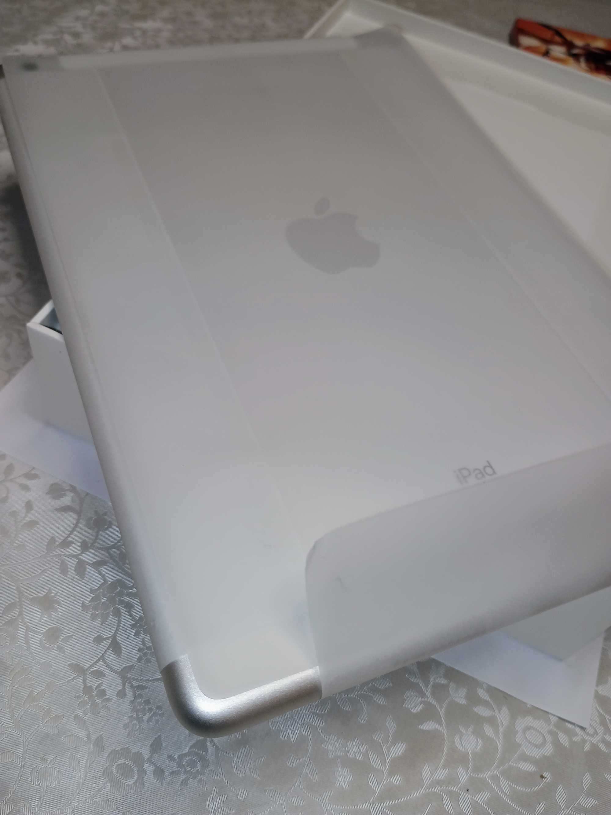 Apple iPad 9-generacji 10,2" 256GB Wi-Fi + Cellular Silver