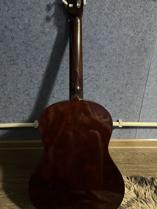 Продам гітару Maxtone