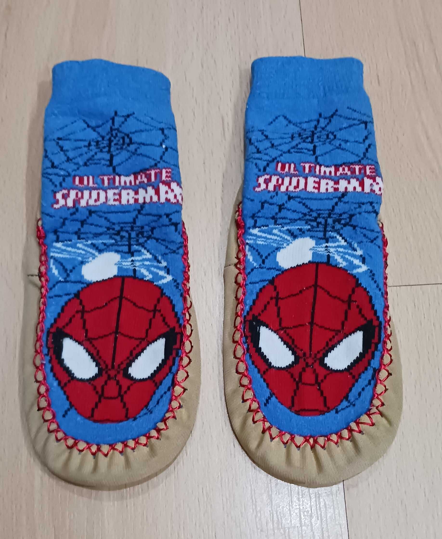 Lote de pantufas para criança