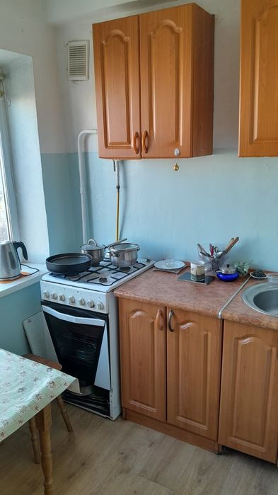 Сдам 1-комнатную квартиру посуточно Киев цент сердца Юность м.Чернигов--555.biz.ua