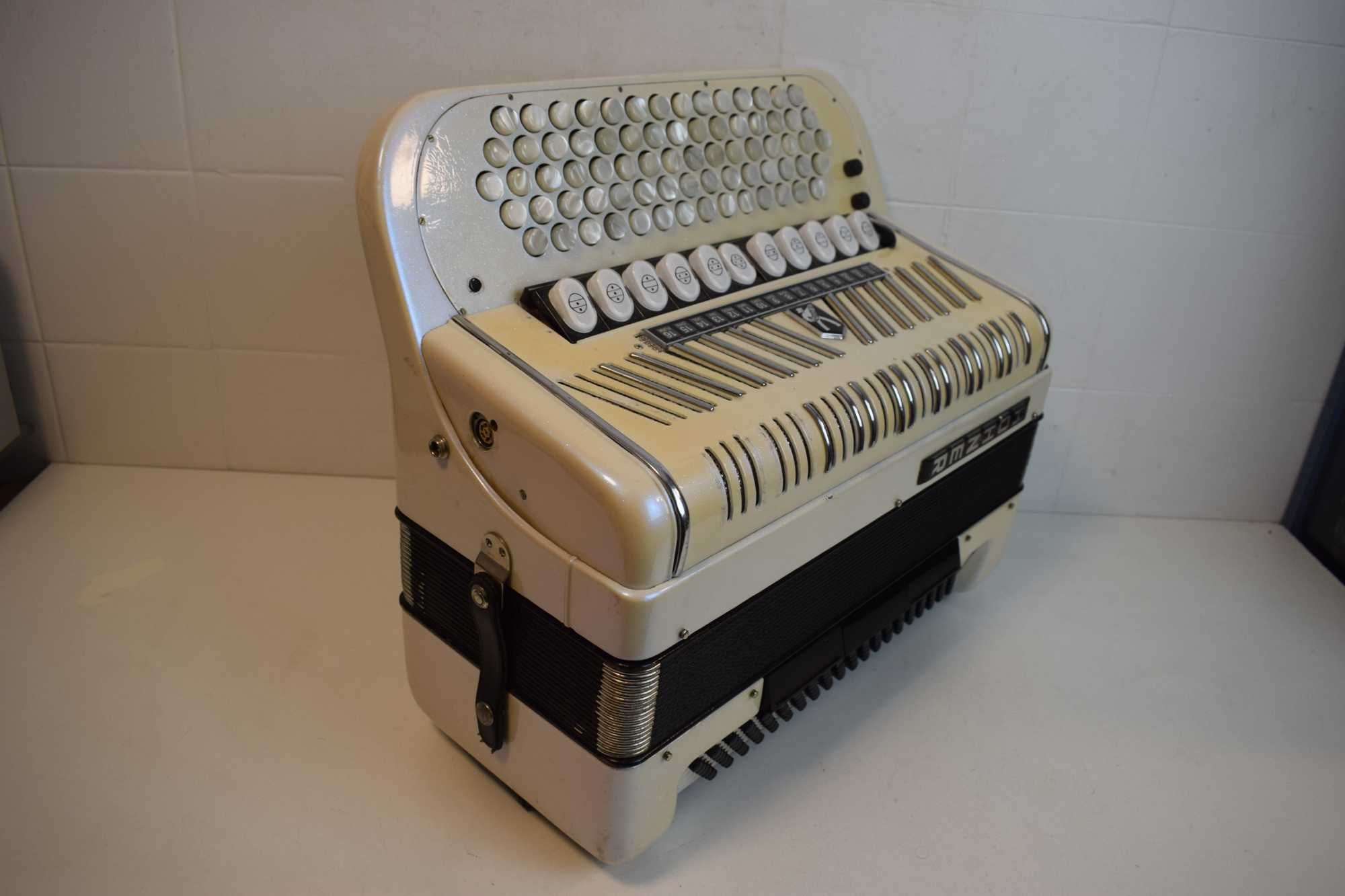 Acordeao Hohner Rveira IV S 4 Voz Com Mistema Midi, N . 342