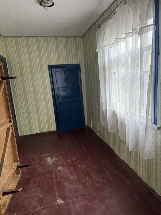 Продам будинок в центрі села Стави