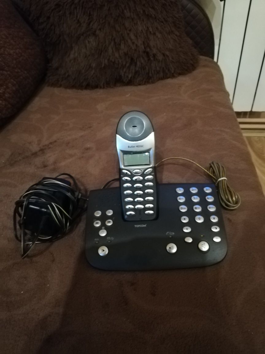 Telefon stacjonarny Topcom Butler 4056C z sekretarką.