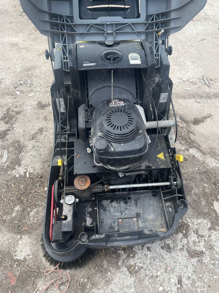Zamiatarka spalinowa karcher KM 75/40W