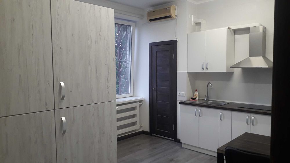 Центр. Район Панкрат-го моста сдам гостиничний номер с удобствами