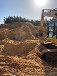 Areia para valas e terra para jardins