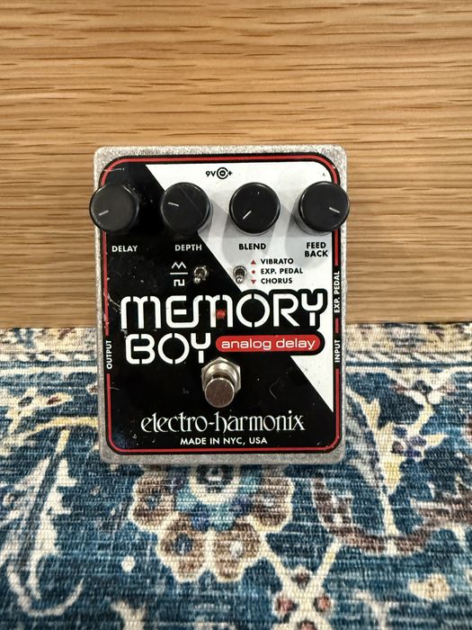 Electro harmonix Memory Boy (pedal delay)