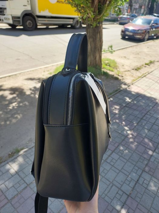 Рюкзак жіночий чорний женский городской спортивный черный