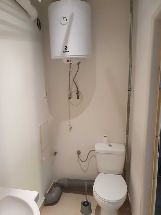 Sprzedam mieszkanie po częściowym remoncie w bloku w centrum Białogar