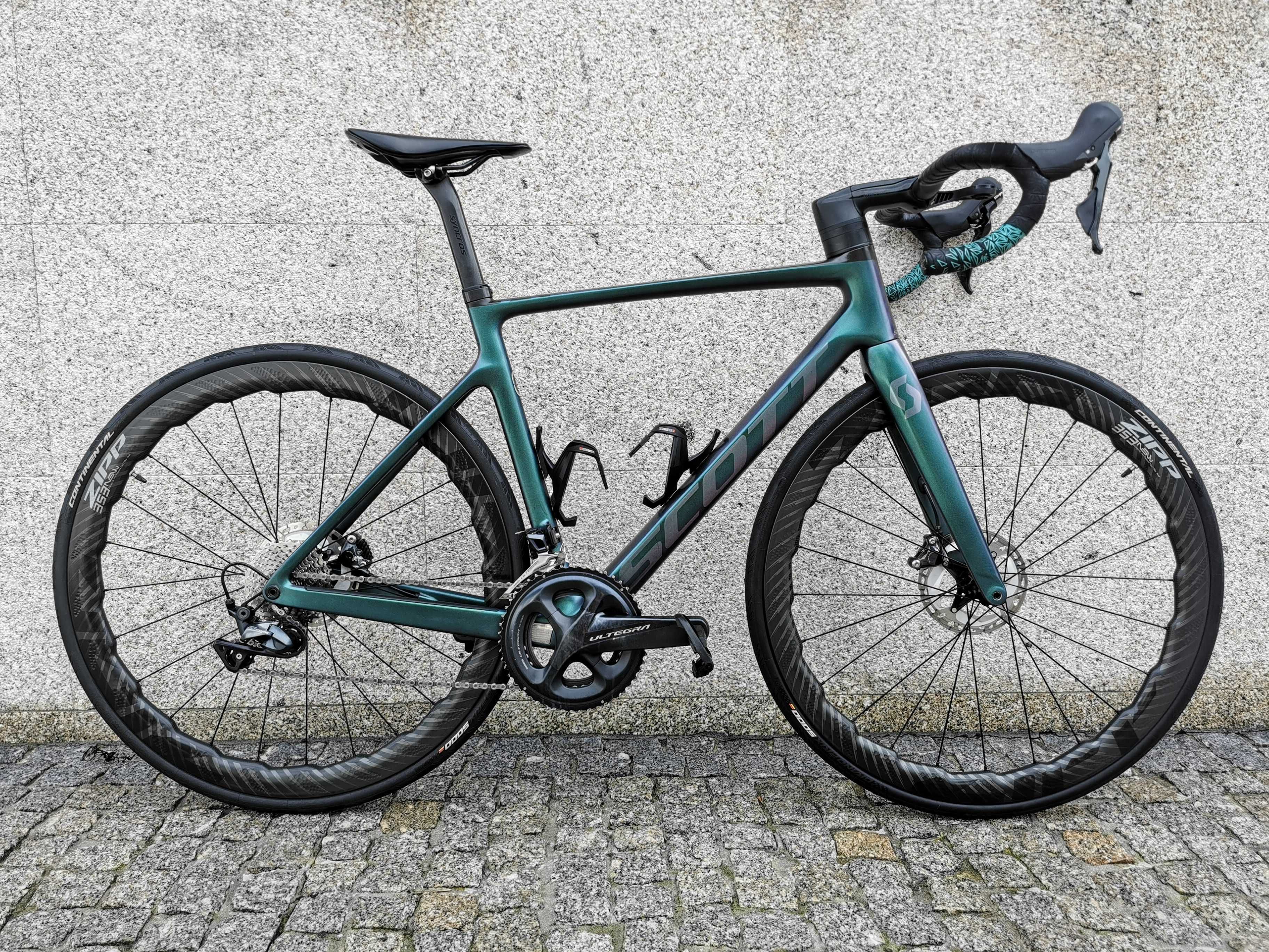 Scott Addict RC 30 Prism 2021 c/ rodas Zipp 353