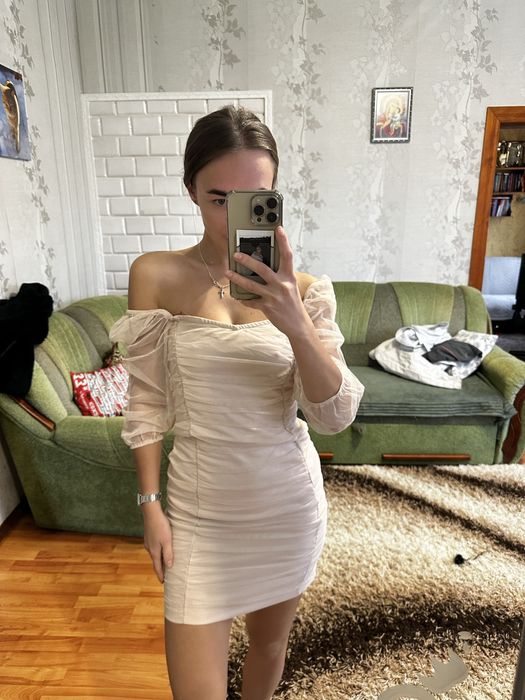 Сукня нарядна бежева