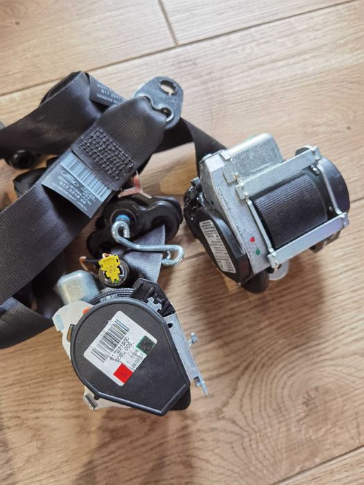 Реміні безпеки FORD Focus 3 перед