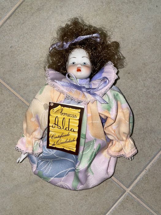 Boneca de porcelana - Marca Alda