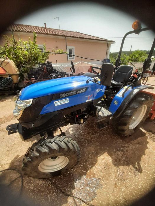Trator SOLIS 26  '