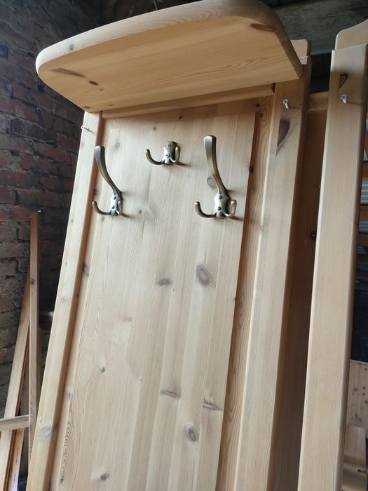 Garderoba sosnowa