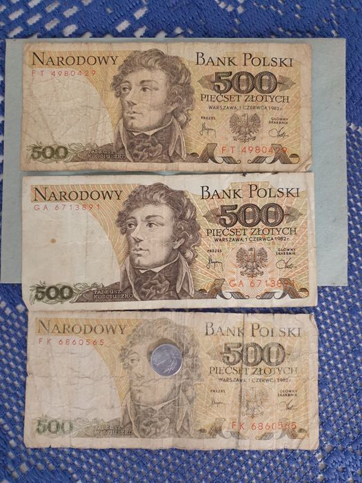 Stare banknoty z kolekcji PRL.