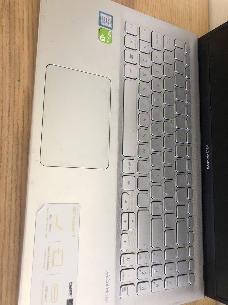 ASUS vivobook 15