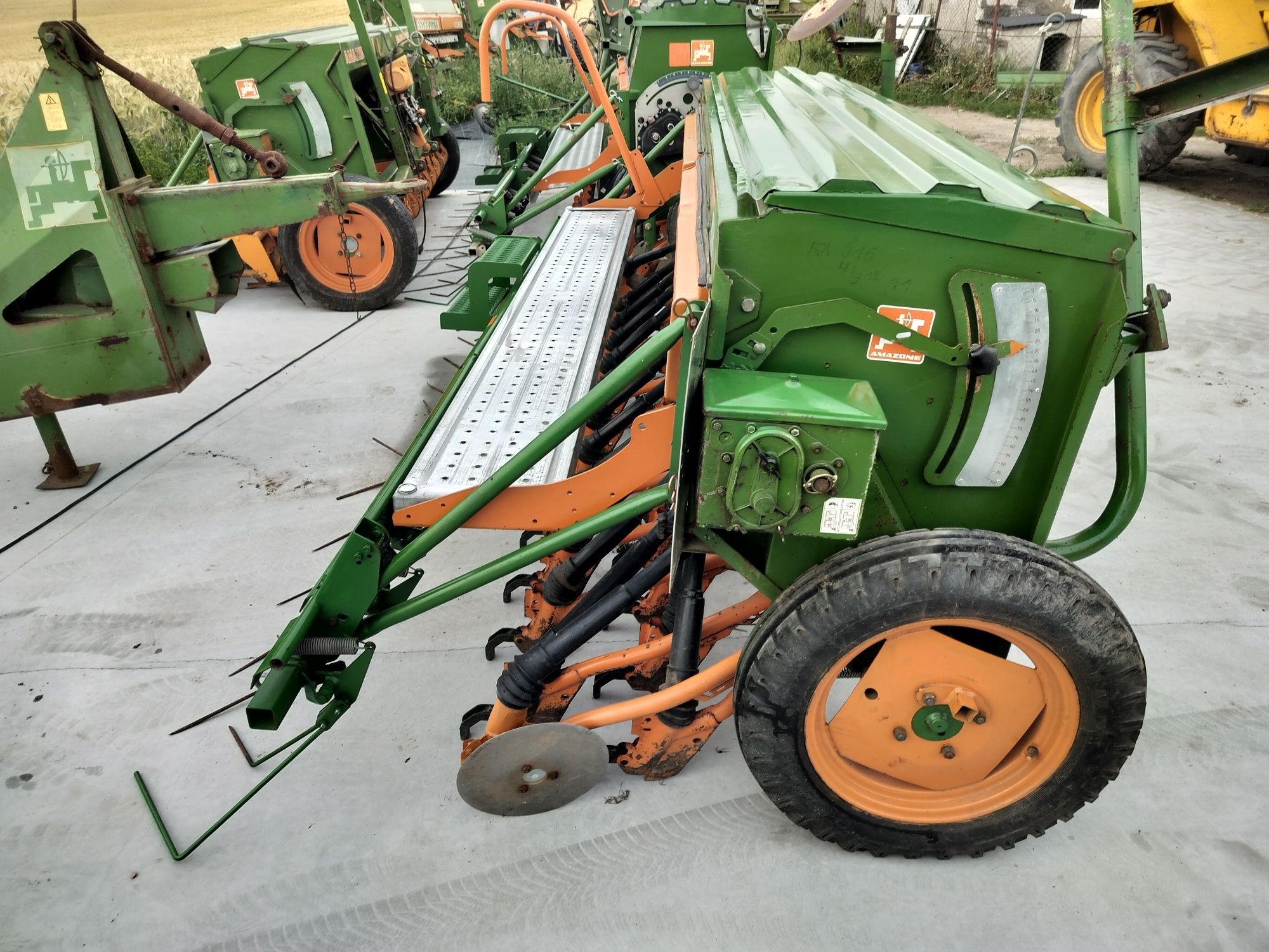 Siewnik amazone d8 d9 ad 302 talerzowy stopkowy