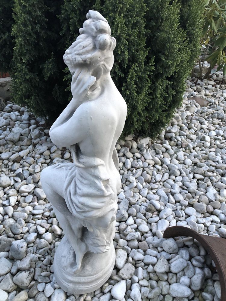 Figura ogrodowa dama 66cm