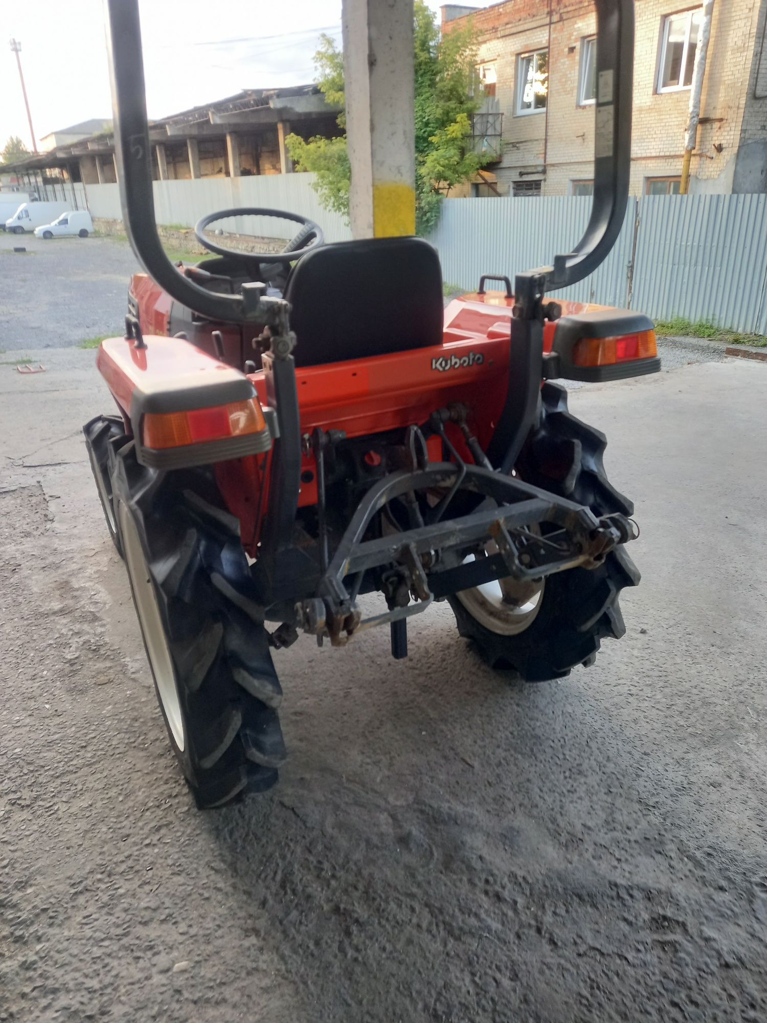 Міні трактор Kubota GL200