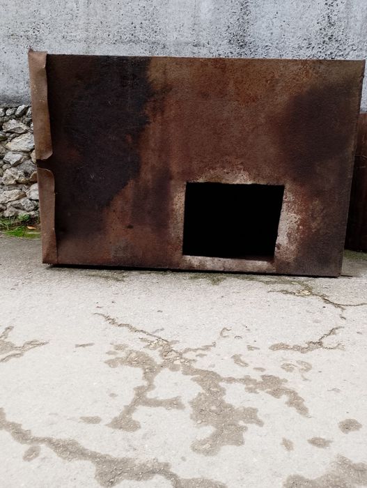 Продам металеву скриню , висота 102 ,ширина 102 , довжина 155