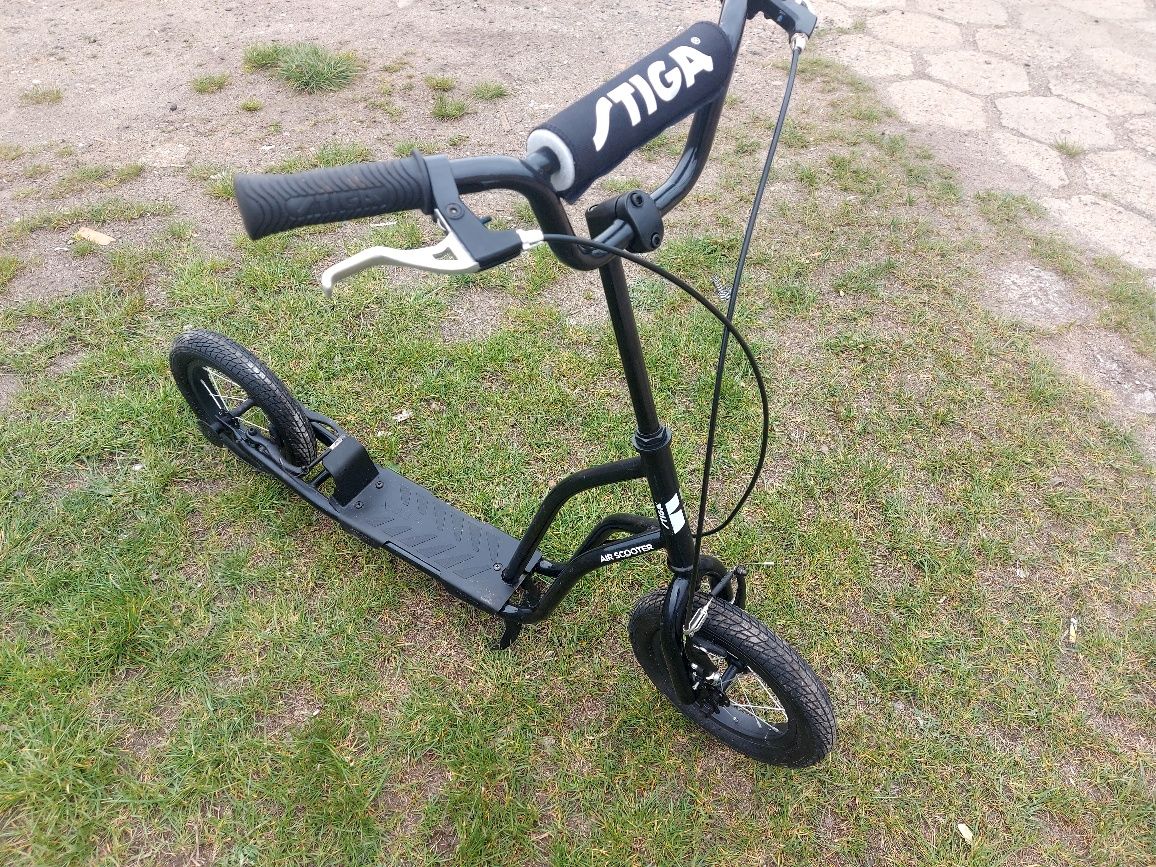 Hulajnoga Stiga - air scooter kółka pompowane 12" ,czarna.