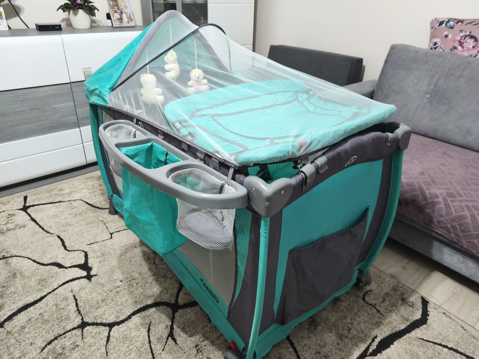 Łóżeczko turystyczne Carello 2w1 z funkcją kołyski