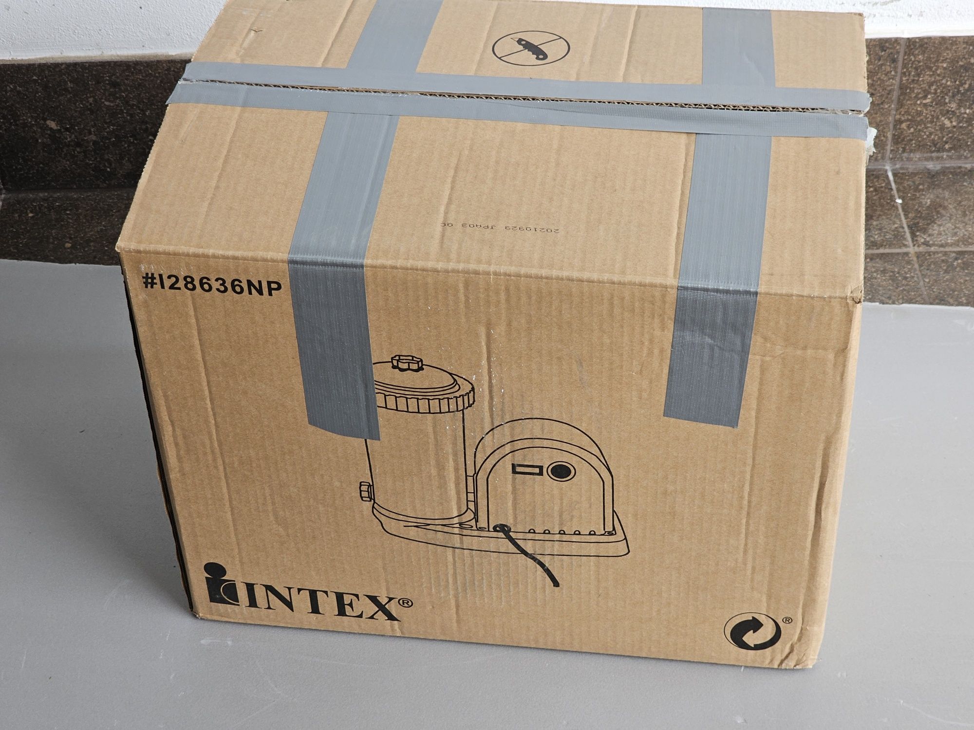 Pompa filtrująca do basenu INTEX 636T 5678l/h + wkład + węże