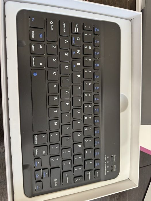 Планшет Besttab A 20 2 в1