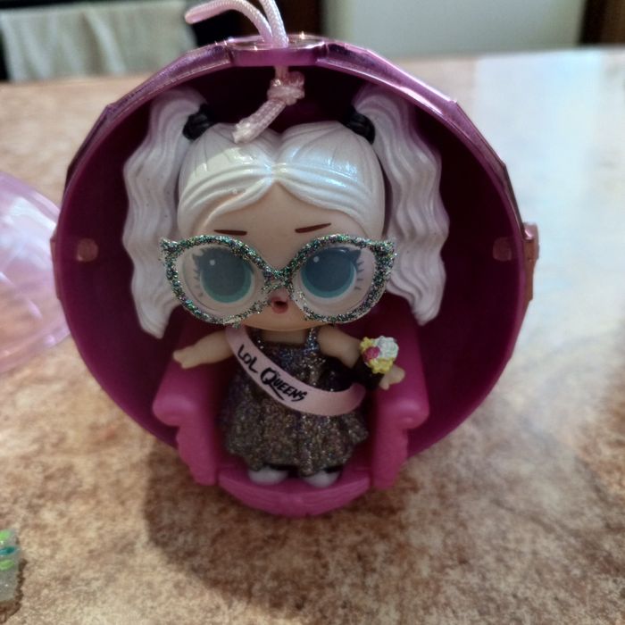 L.O.L. Surprise! серії Queens –  Оригінал лялька Королеви Лол Lol