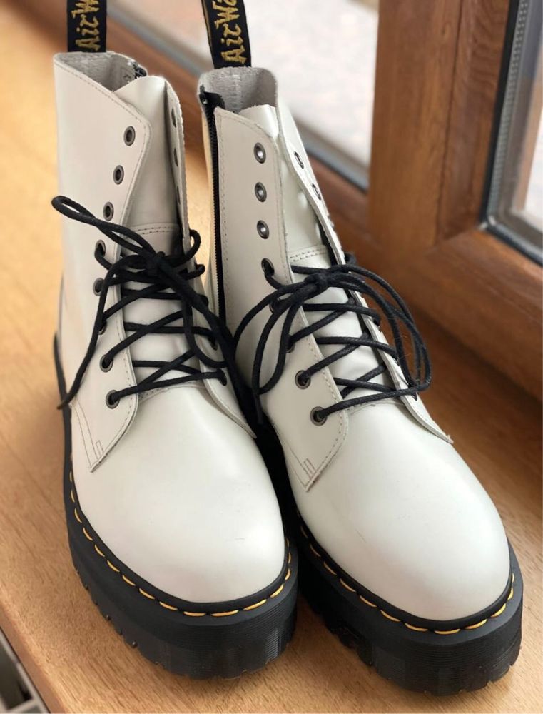 Ботинки Dr Martens белые новые