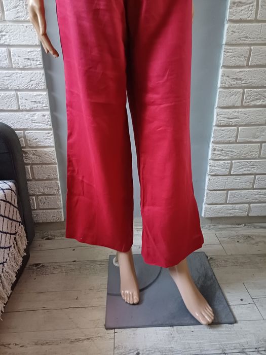Czerwone eleganckie spodnie