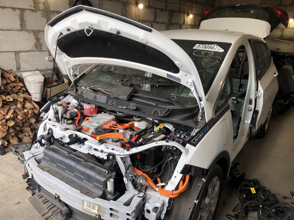 Разборка 17-23 год EUV EV Шевроле Болт бампер, двері, фара, ляда