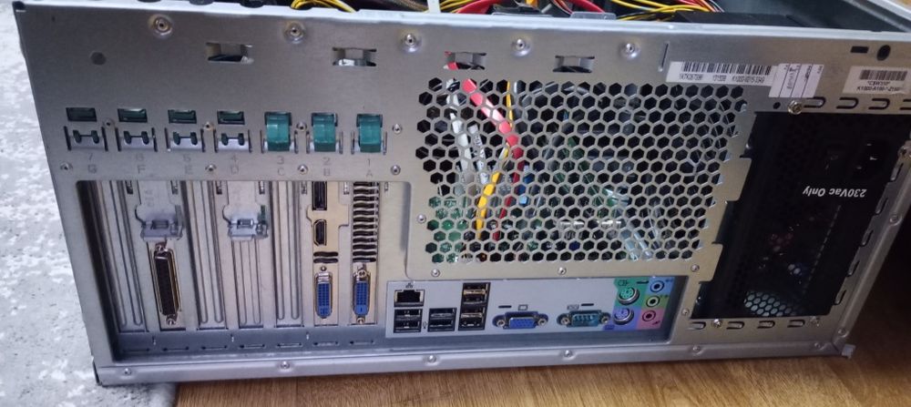 Stary komputer PC stacjonarny GTX 650ti 2GB MSI karta grafiki