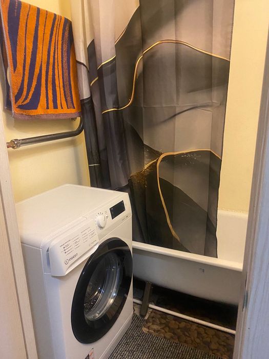 Здам кімнату у трьох кімнатній квартирі для Хлопця.