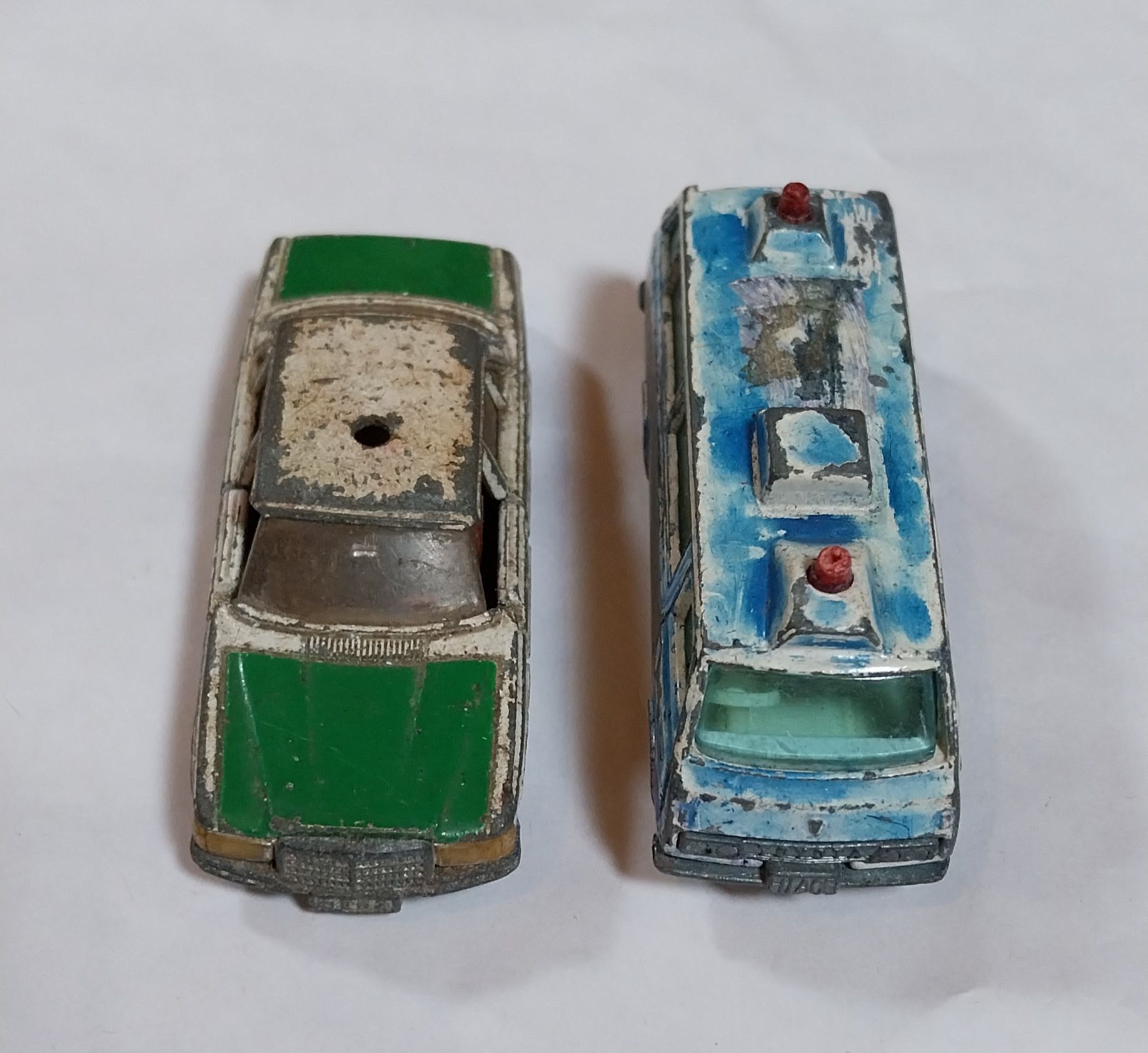 2 miniaturas antigas Tomica