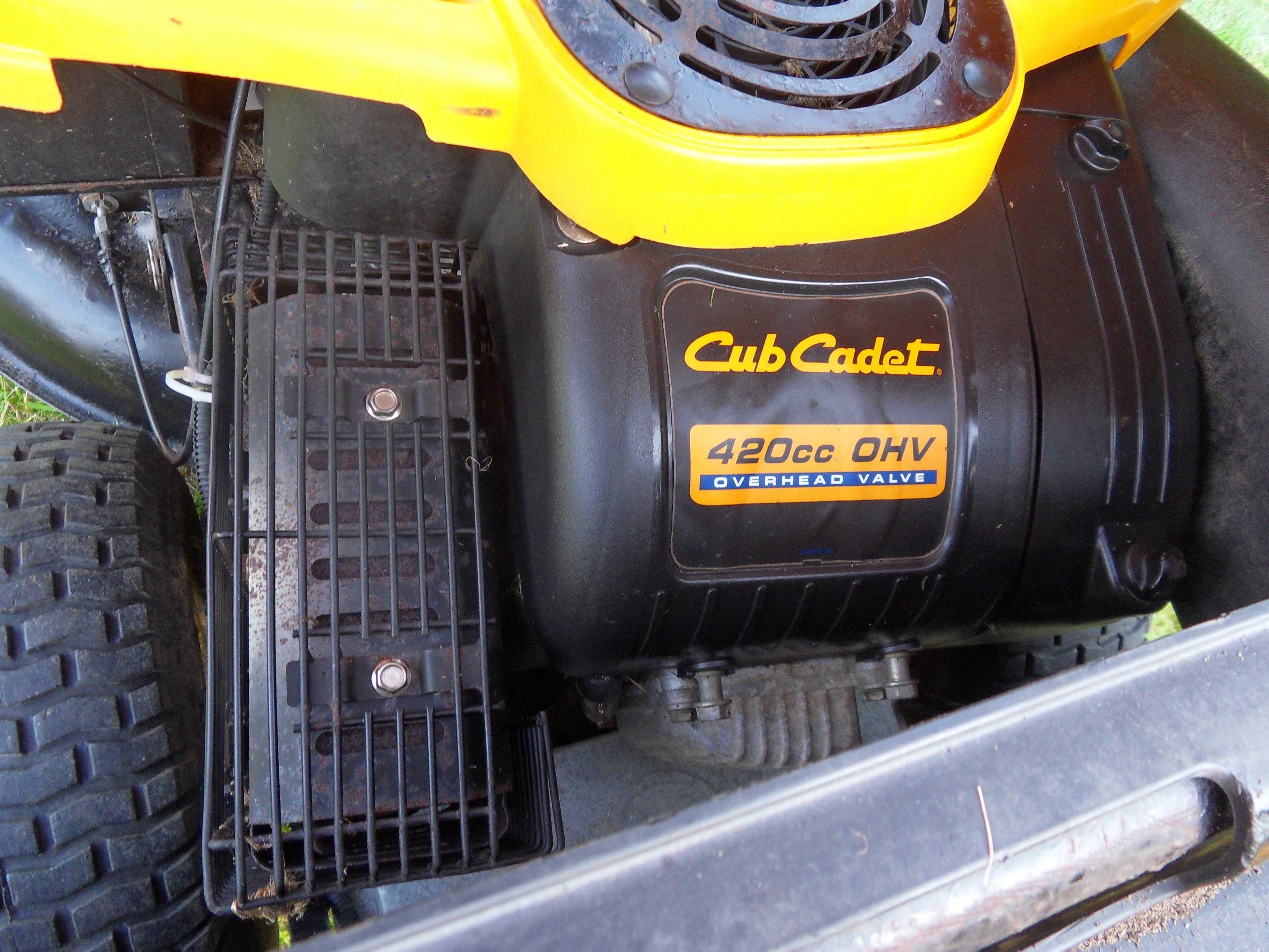 Traktorek ogrodowy Cub Cadet 10 km Manual pompa oleju