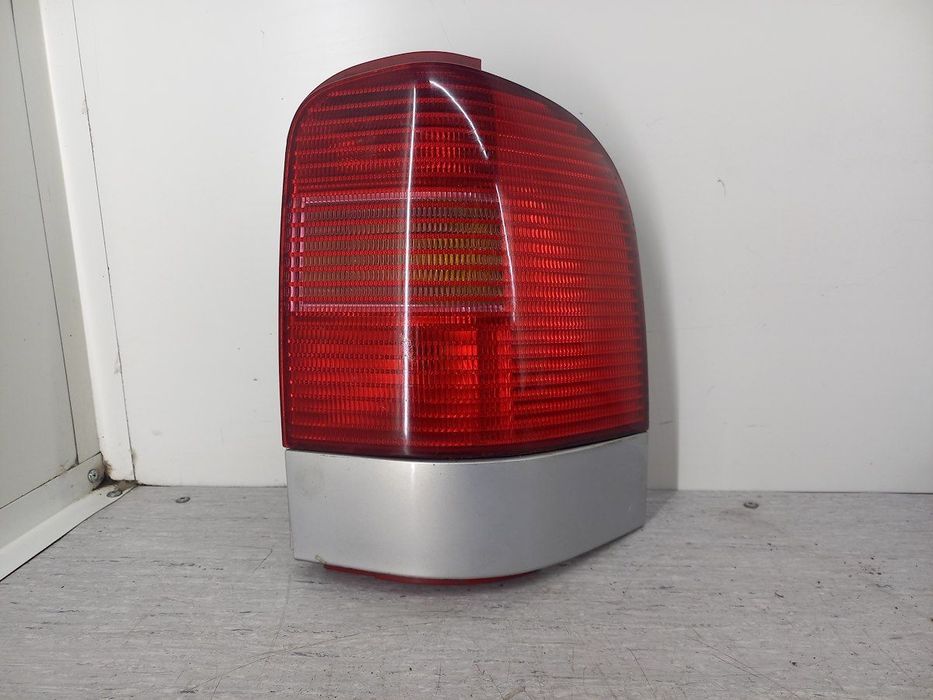 LAMPA TYLNA PRAWA VW SHARAN I FL 964514   964518