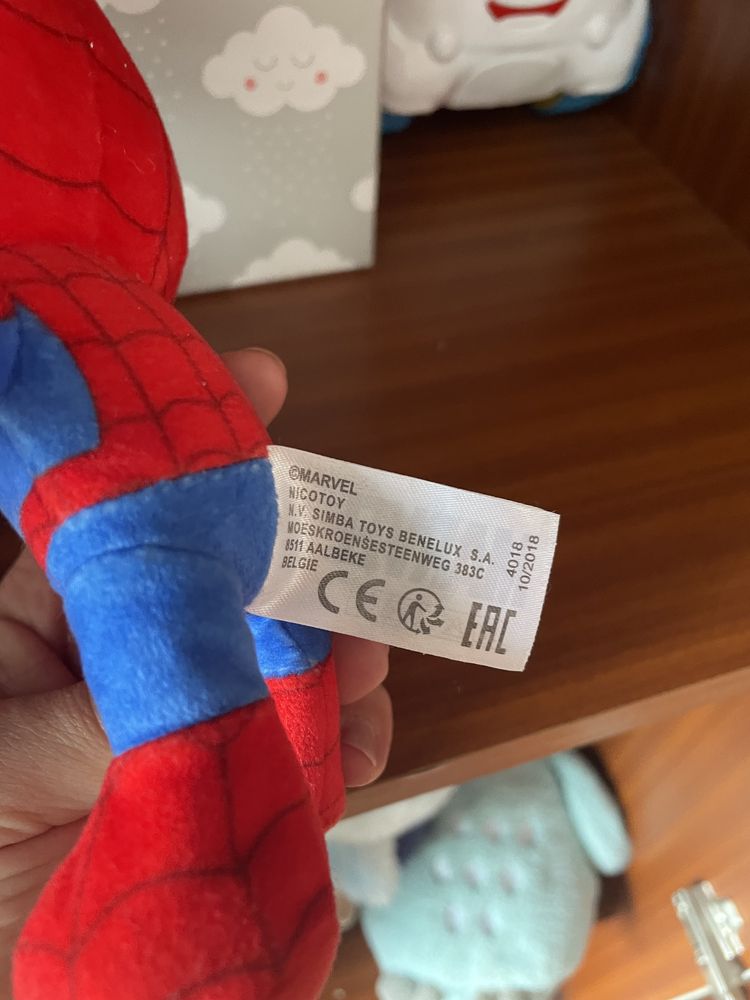 Peluches Homem Aranha e Capitão América