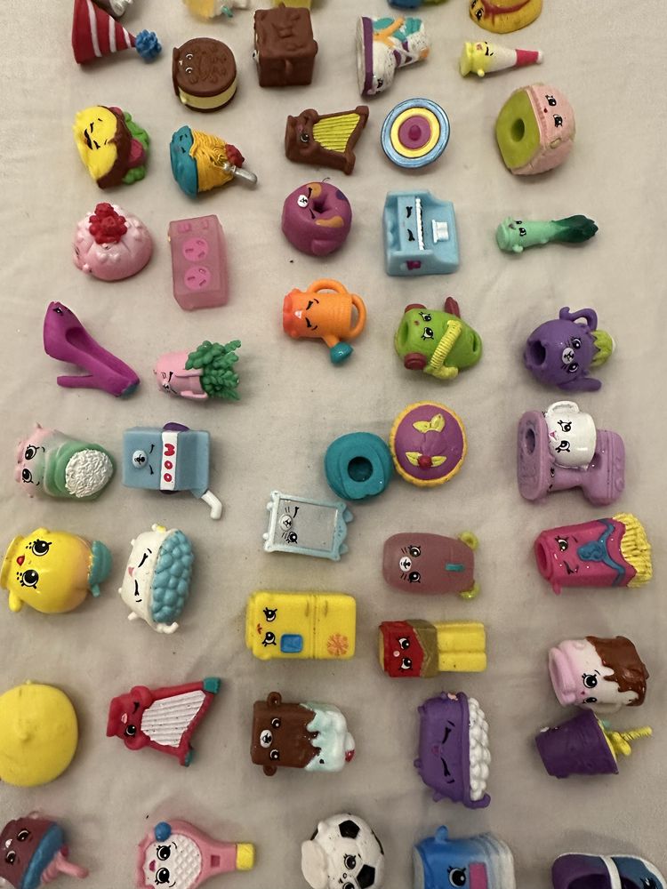 74 figuras Shopkins e 8 cestos. Originais