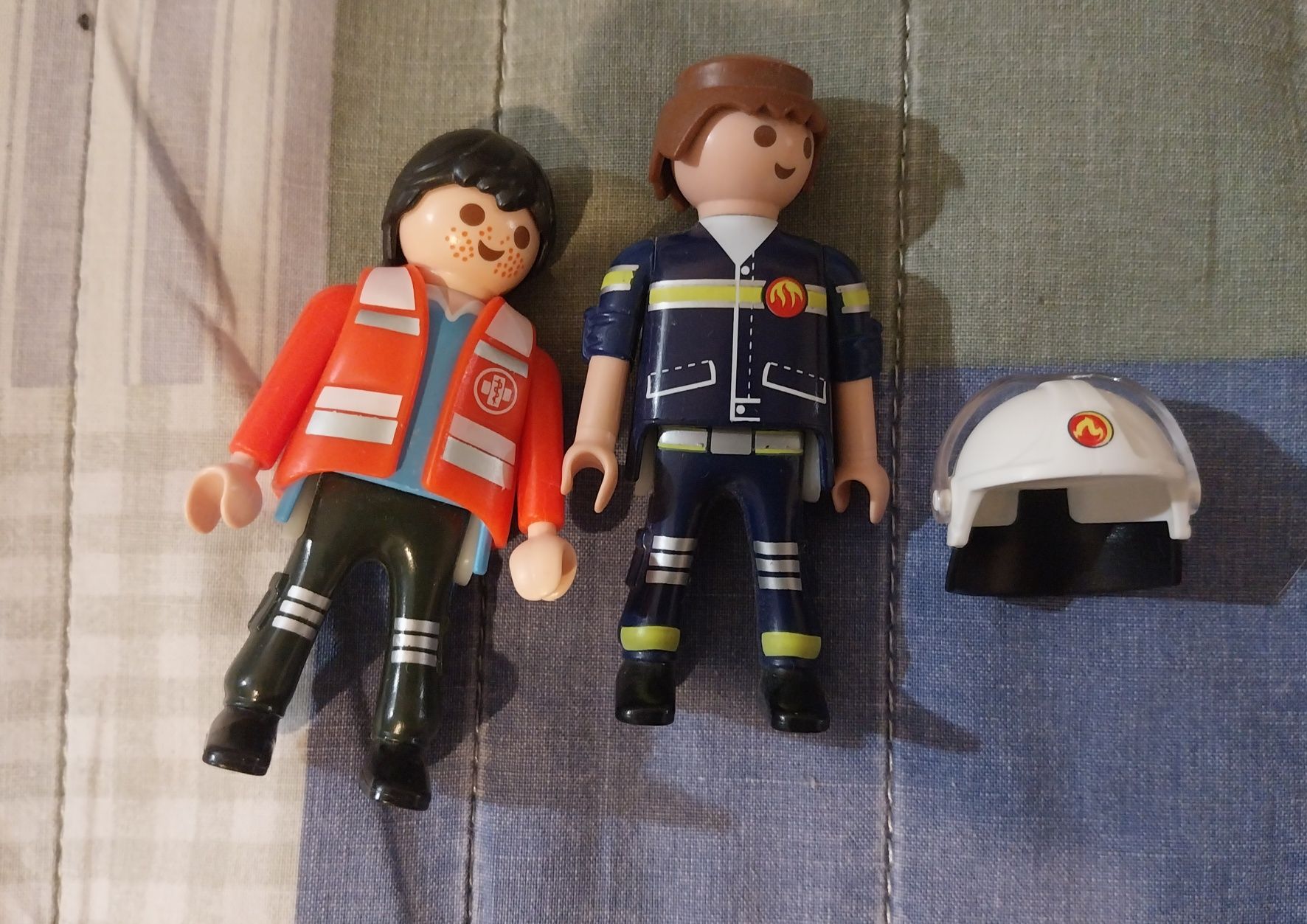 Playmobil helikoper gaśniczy i motor ratowniczy plus figurki