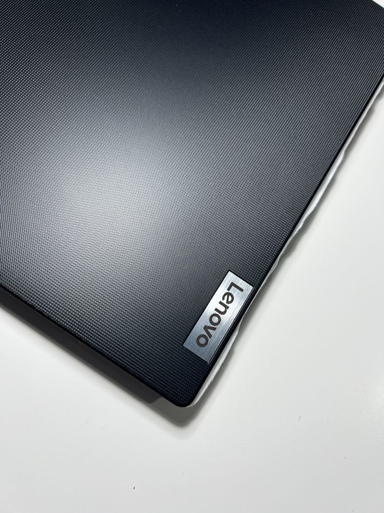 Laptop Lenovo V14 Gen 5i nowy