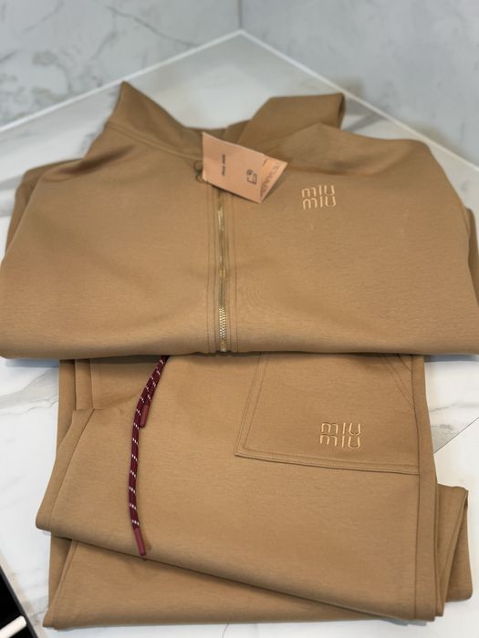 Костюм Miu Miu /бежевый/жіночий костюм спортивний / костюм женский